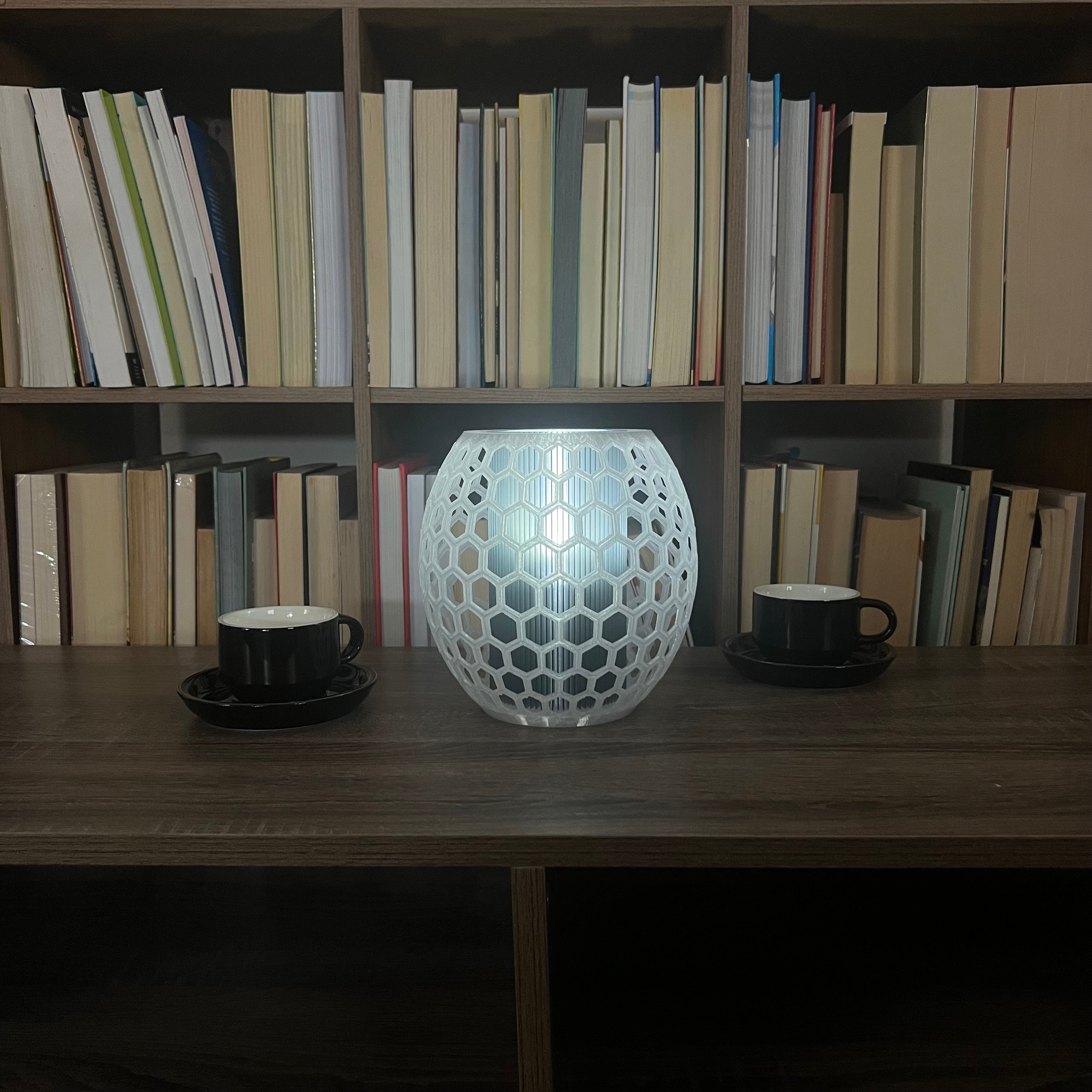 Lampara de mesa de panel de abeja y centro de tubo