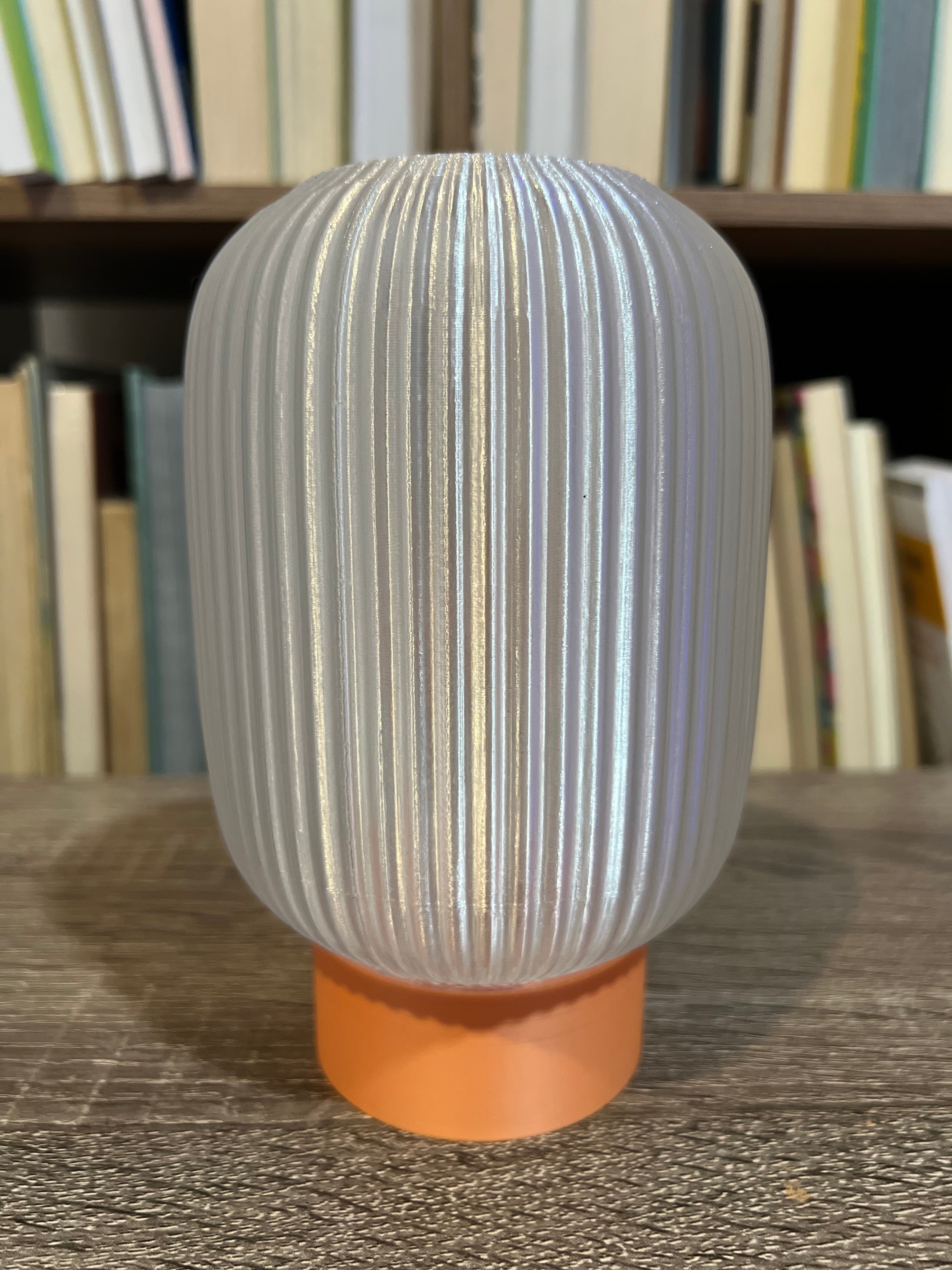 Lampara Art Deco de Capullo Traslucida