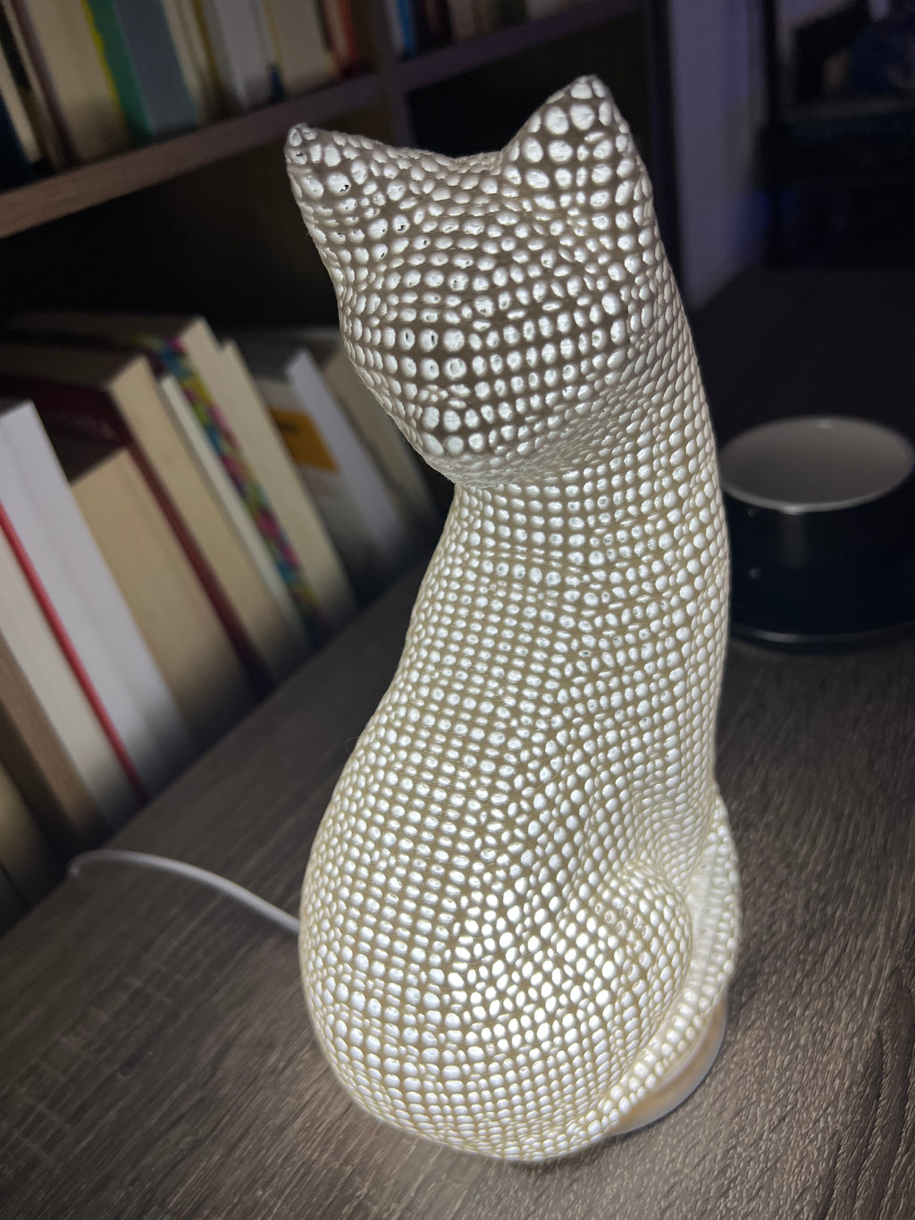 Lampara de gato blanca